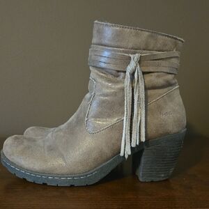 b.o.c. Taupe Suede Fringe Ankle Boots Size 9
